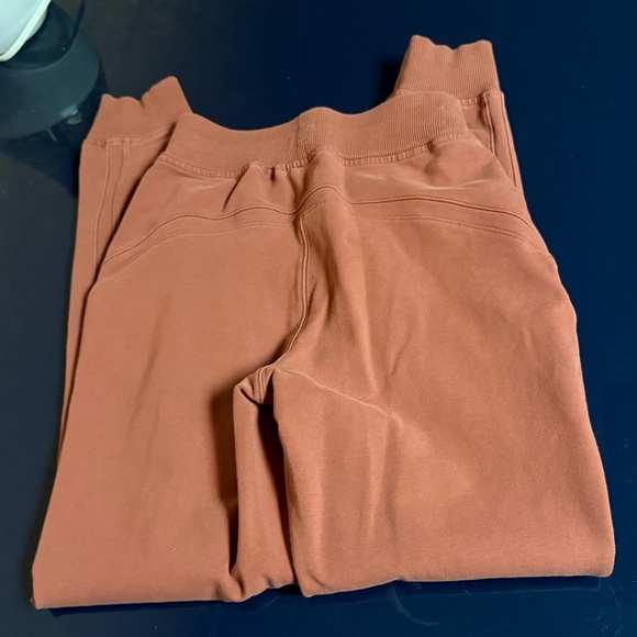 lululemon athletica Rust Joggers - Picture 4 of 4